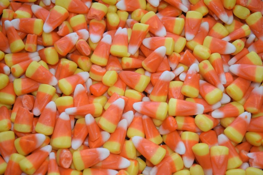 https://pixabay.com/photos/candy-corn-candy-halloween-treat-1726481/